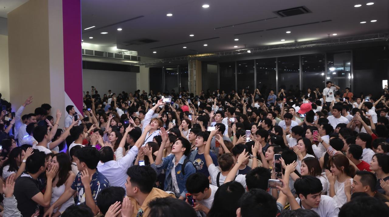 尤物视频2026年度影迷见面会